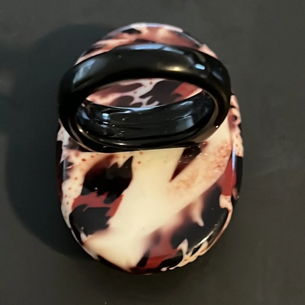 Lucite ring - Picture 6 of 6
